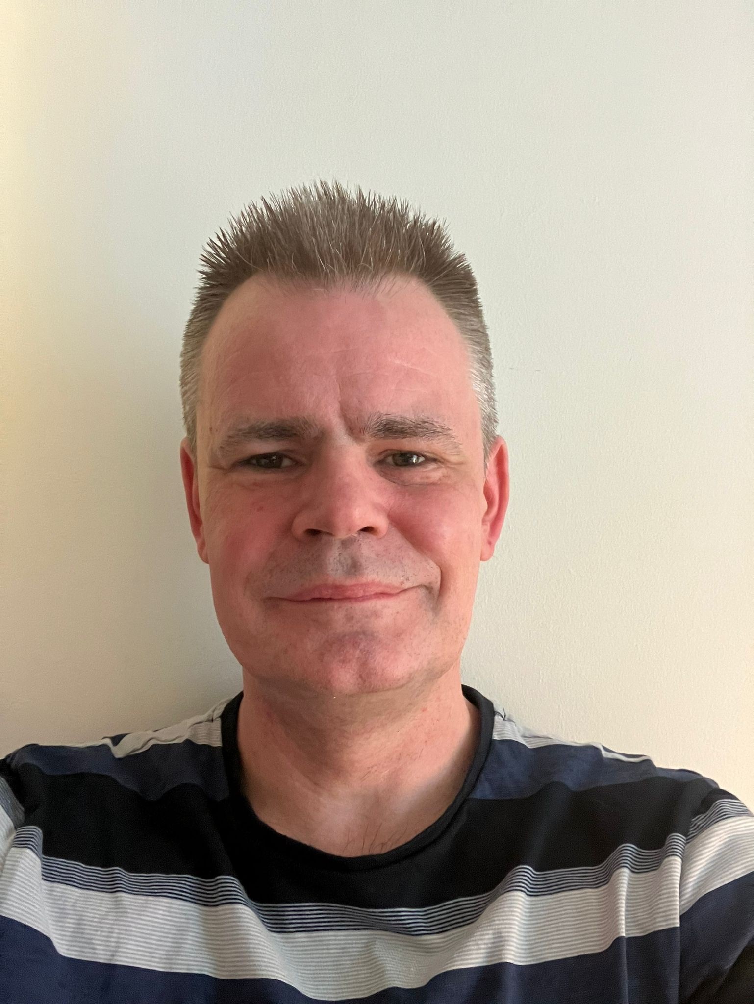Gareth Jones Headshot
